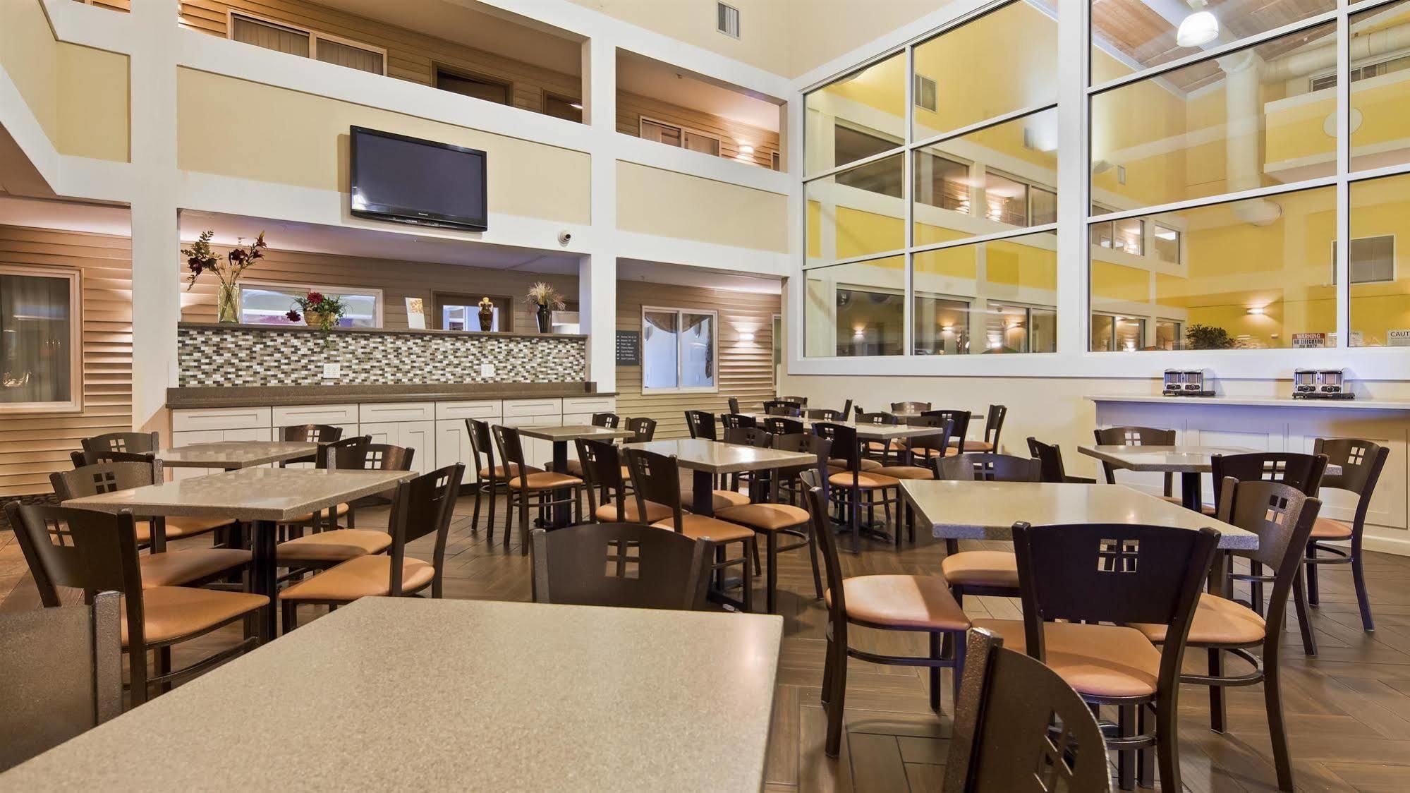 Best Western Lakewinds Ludington Zewnętrze zdjęcie