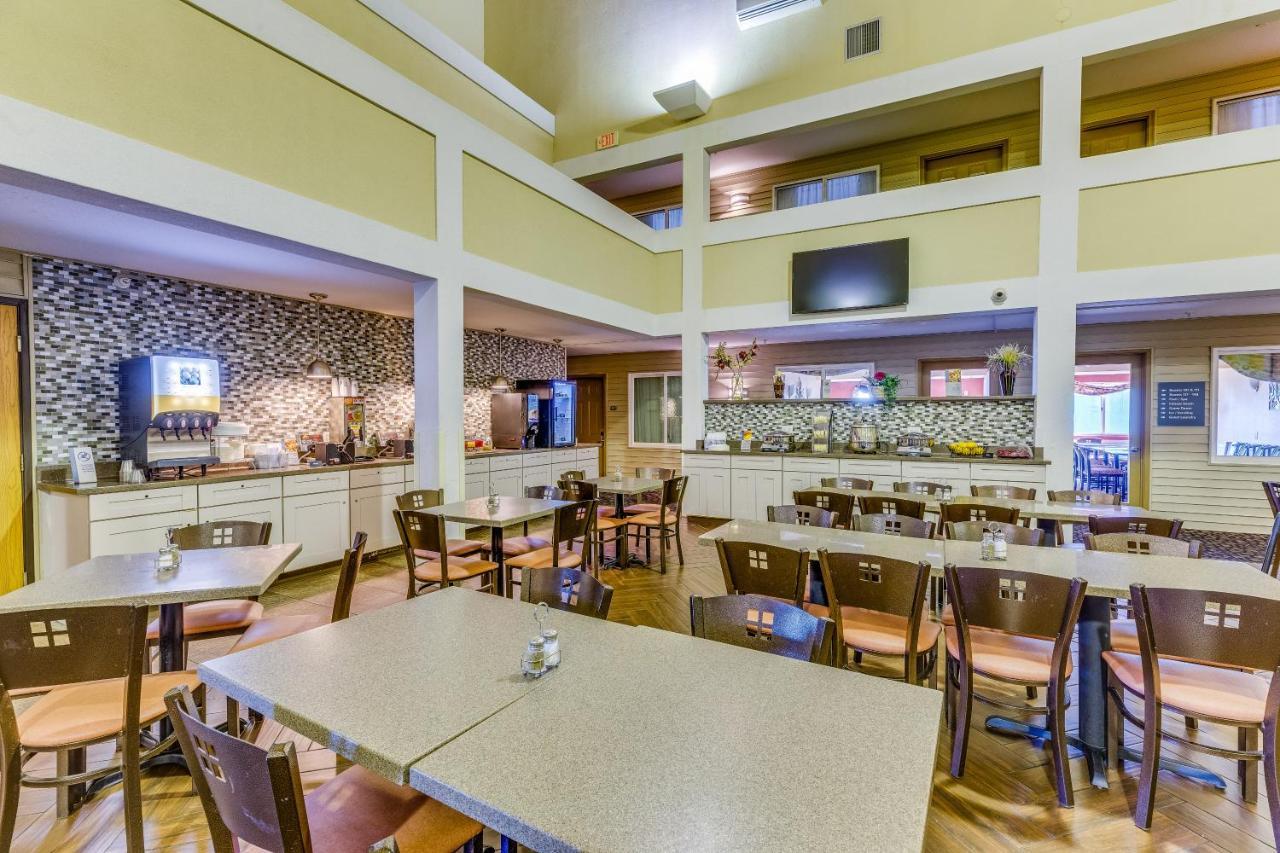 Best Western Lakewinds Ludington Zewnętrze zdjęcie